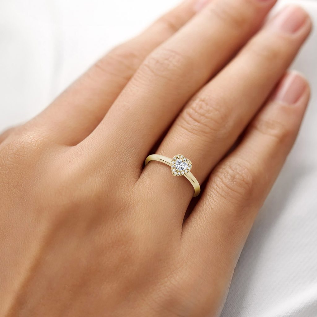 DIAMANTOVÝ PRSTEN VE TVARU SRDCE VE ŽLUTÉM 14K ZLATĚ - DIAMANTOVÉ ZÁSNUBNÍ PRSTENY - ZÁSNUBNÍ PRSTENY