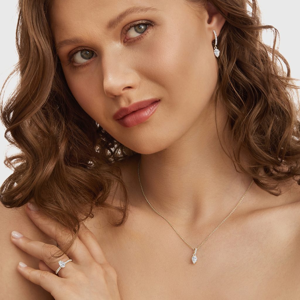 LUXUSNÍ NÁUŠNICE S LAB GROWN DIAMANTY VE ŽLUTÉM ZLATĚ - DIAMANTOVÉ NÁUŠNICE - NÁUŠNICE