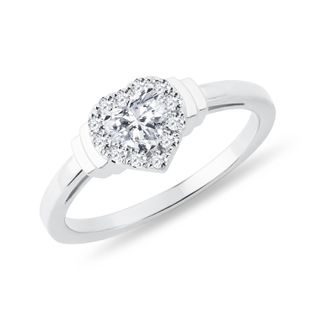 ZLATÝ ZÁSNUBNÍ PRSTEN S DIAMANTOVÝM SRDCEM - DIAMANTOVÉ ZÁSNUBNÍ PRSTENY - ZÁSNUBNÍ PRSTENY