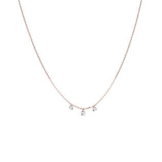 NÁHRDELNÍK SE TŘEMI LAB GROWN DIAMANTY V RŮŽOVÉM ZLATĚ - NÁHRDELNÍKY S DIAMANTY - NÁHRDELNÍKY
