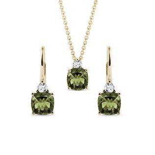 CUSHION CUT MOLDAVITE AND DIAMOND JEWELRY SET IN WHITE GOLD - GEMSTONE SETS - FINE JEWELRY
