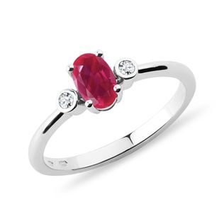 OVAL RUBY ​​AND BEZEL DIAMOND RING IN WHITE GOLD - RUBY ENGAGEMENT RINGS - ENGAGEMENT RINGS