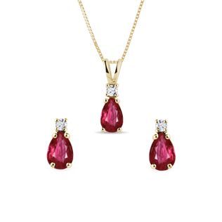 RUBY AND DIAMOND JEWELRY SET IN YELLOW GOLD - GEMSTONE SETS - FINE JEWELRY