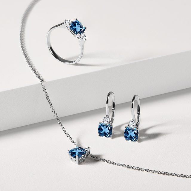 TOPAZ AND DIAMOND PENDANT IN WHITE GOLD - TOPAZ NECKLACES - 