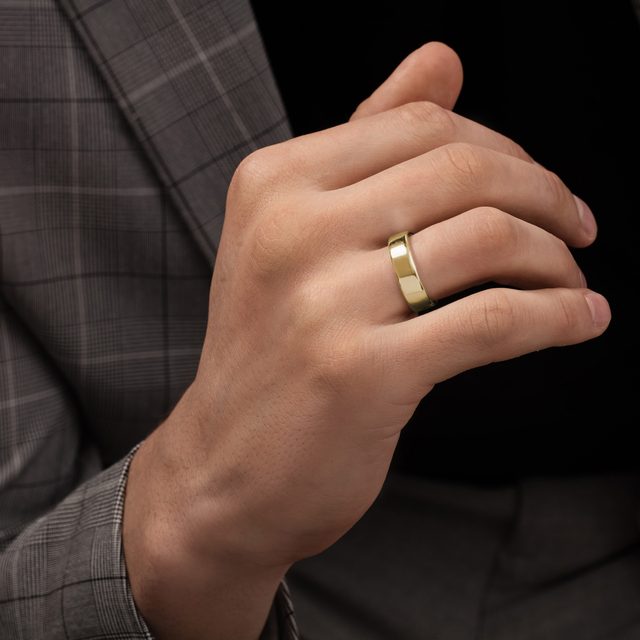 MODERN MEN'S RING IN YELLOW GOLD - RINGS FOR HIM - 