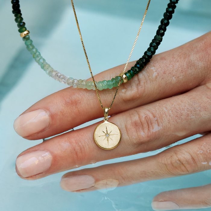 Šperky, které ovládnou letní sezónu 2025