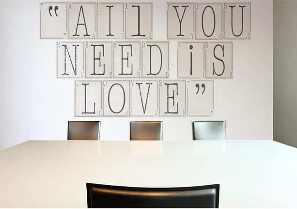 1Wall Kreativní koláž na zeď 64 dílů 37,5 x 27,5cm Klasické písmo