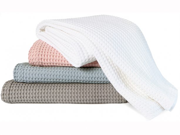 Vandyck Luxusní přehoz na postel Home Piqué waffle China blue - sv. modrá