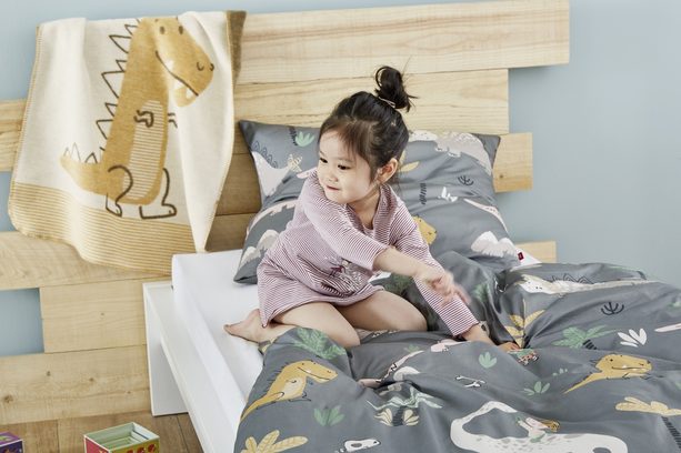 s.Oliver Junior povlečení bavlněný satén Dino 4689 140x200/70x90 cm