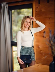 Nuria Flowers Line Blue