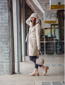 Nuria Flowers Line Blue