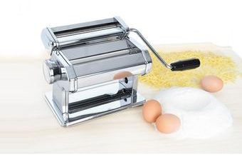 Strojek na domácí nudle