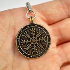 Aegishjalmur, helmet of the scarecrow, key chain of the old brass