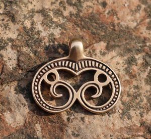 GREAT MORAVIA LUNULA, bronze pendant