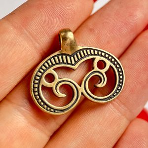 GREAT MORAVIA LUNULA, bronze pendant