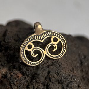 GREAT MORAVIA LUNULA, bronze pendant