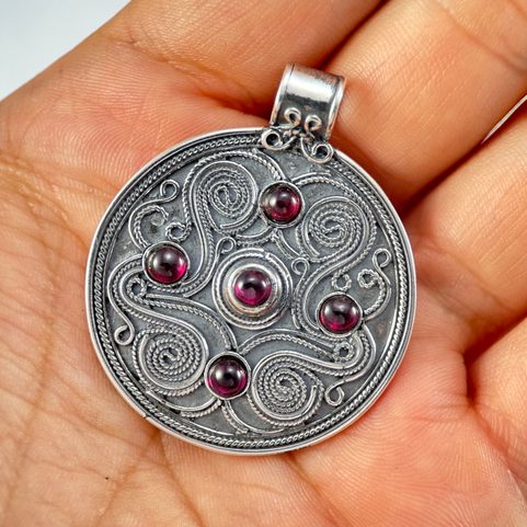 BATTERSEA, LUXURY BRYTHONIC JEWEL INSPIRED BY THE FIND, GEMSTONES, PENDANT, SILVER 925, 11 G