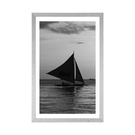 AFFICHE AVEC PASSE-PARTOUT – COUCHER DE SOLEIL MAGNIFIQUE SUR LA MER EN NOIR ET BLANC - NOIR ET BLANC - AFFICHES