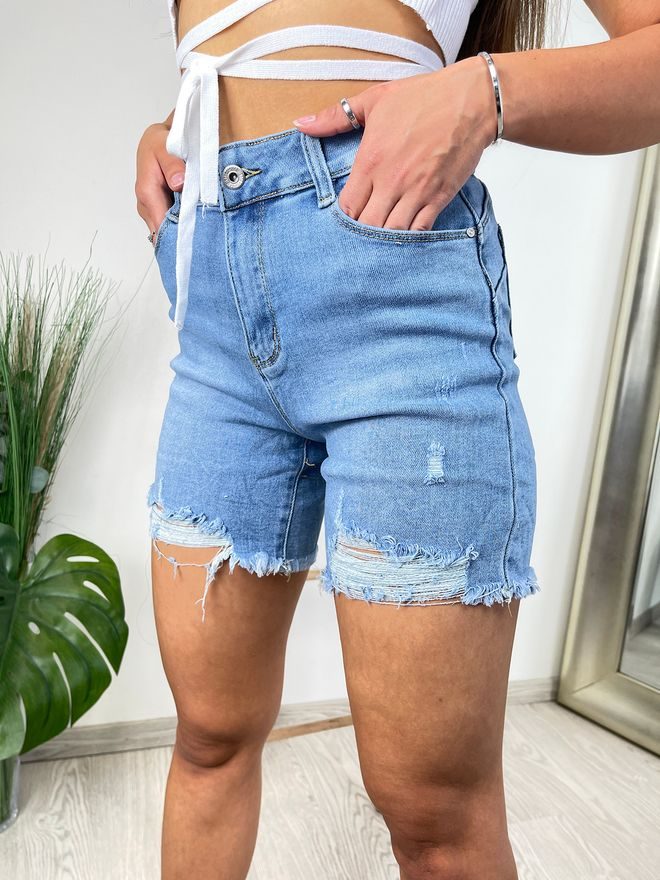 Džínové push up kraťasy s trháním na spodním okraji nohavic modré