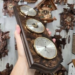 Meteostanice analogová na dřevěné podložce TFA 20.1047.01 - dub sheraton